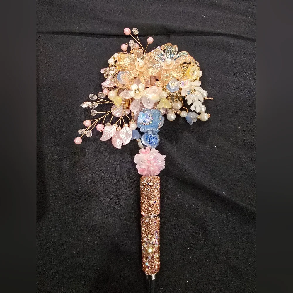 Elegant Pink Floral Pen